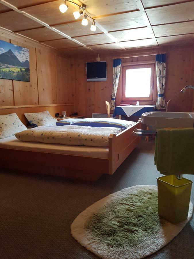 Pension Valluela Galtür Buitenkant foto